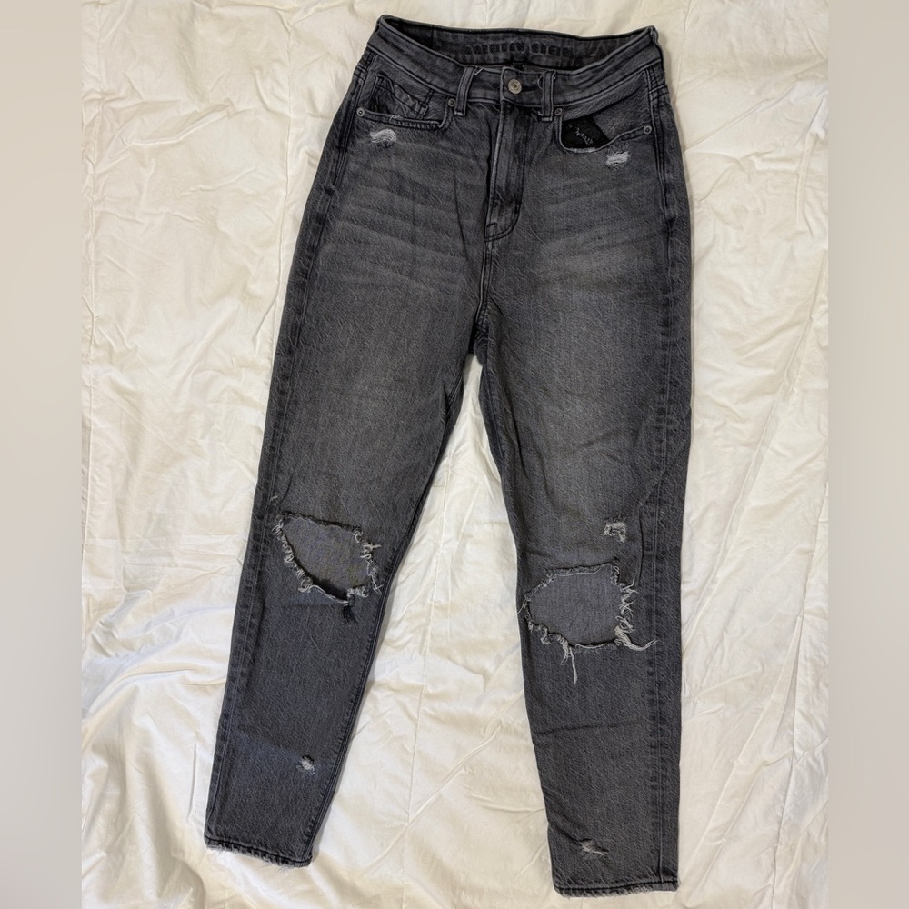 American Eagle, Highest rise mom jeans 2R